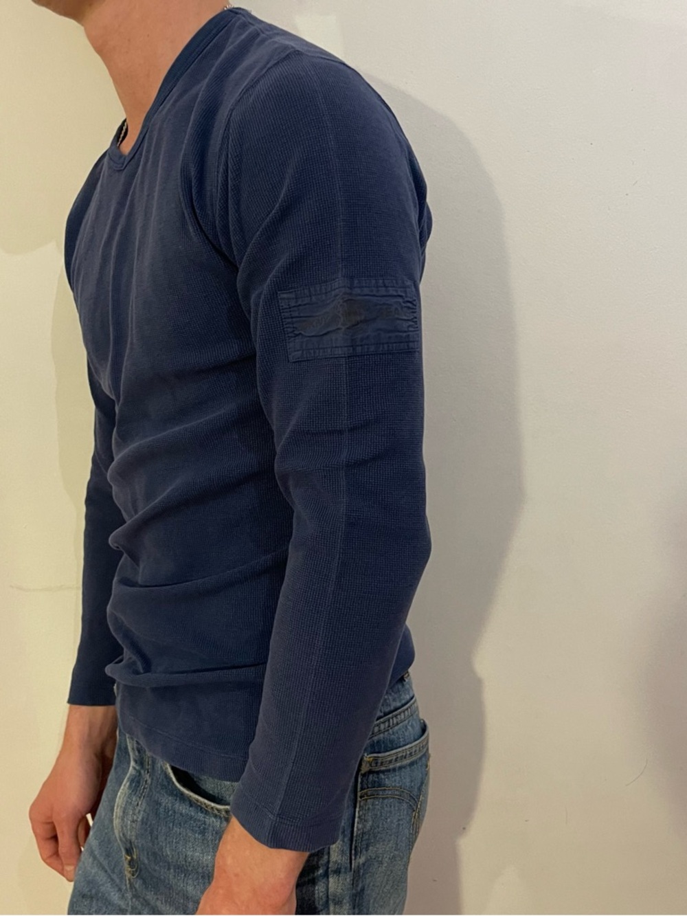 DKNY Men's V-Neck Long-Sleeve Sweater in Navy